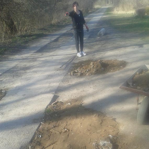  Czytelnik: Za atanie dziur w cinie wzia si sama pani Sotys