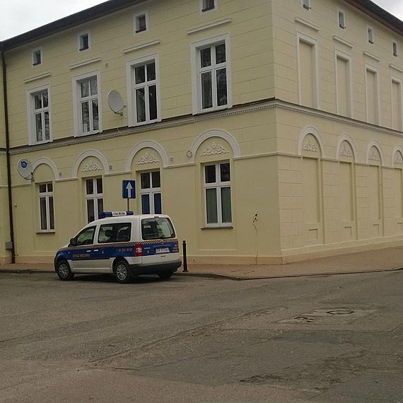 Czytelnik: Dlaczego stranicy miejscy karz innych, a sami nie stosuj si do przepisw?