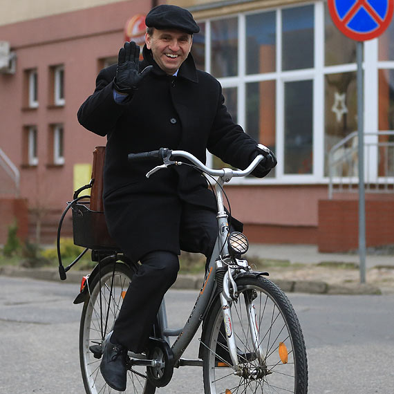 Burmistrz Kamienia Pomorskiego: Do pracy jad 8-10 minut. Zobacz film!