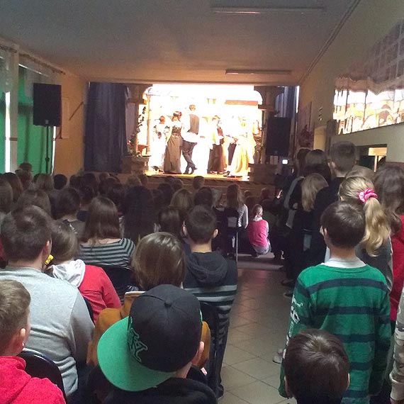 "Czy teatr może ukazać potęgę miłości?"