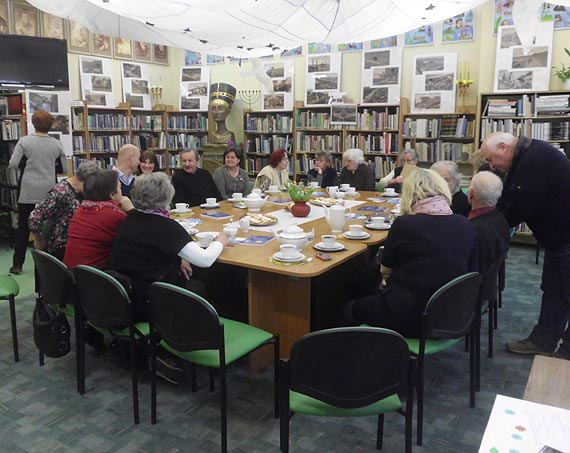 Miejska Biblioteka Publiczna w Dziwnowie, zaprasza na spotkanie  pt.: "Kocham Dziwnw"