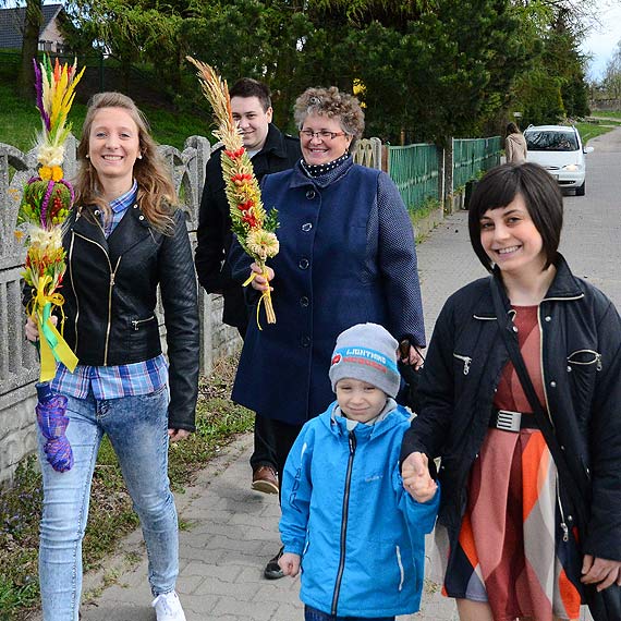 Wspólna palmowa procesja wiernych Wapnicy i Lubina