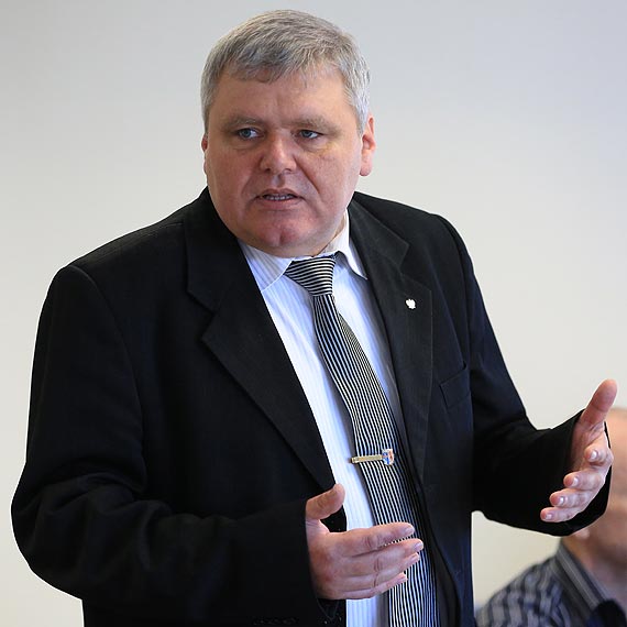 Nie ma zgody rady na rozwiązanie stosunku pracy z radną