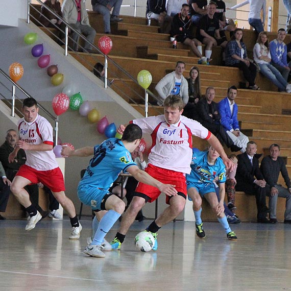 Jubileuszowy Turniej Piłki Nożnej Halowej z okazji X-lecia hali widowiskowo-sportowej w Kamieniu