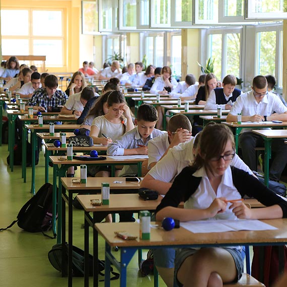 Konkurs matematyczny w Zespole Szk Oglnoksztaccych w winoujciu z udziaem uczniw z Wolina. Zobacz film!