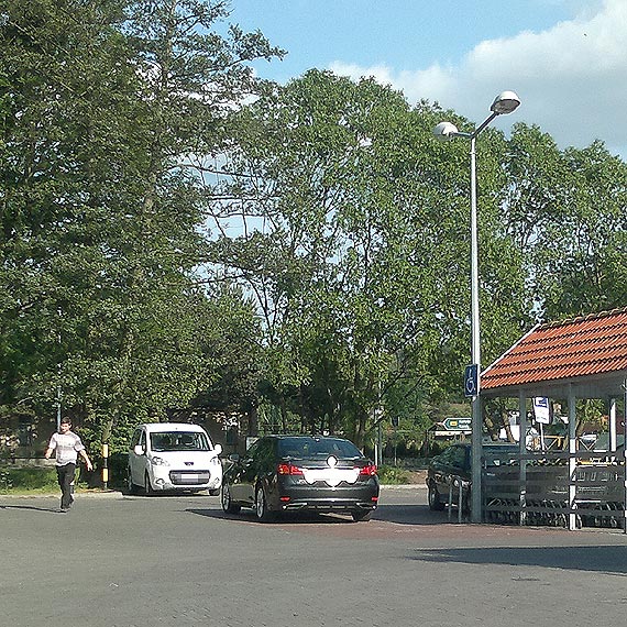 W Midzyzdrojach kierowca Lexusa zaparkowa w miejscu przeznaczonym dla inwalidw