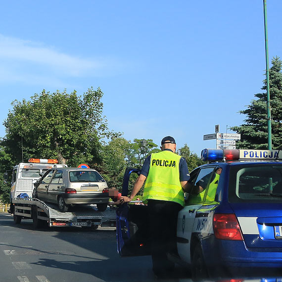 Wypadek w Wolinie przy ulicy Zamkowej. Trzy osoby s poszkodowane