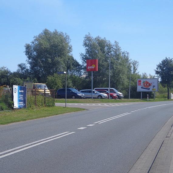 Powstanie chodnik koo sklepu spoywczego POLOmarket w Golczewie