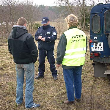 wierzno: Policjanci kontrolowali na wsiach psy