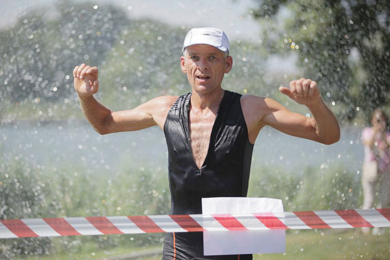 Sylwester Hawrot zwycizc Triathlonu!