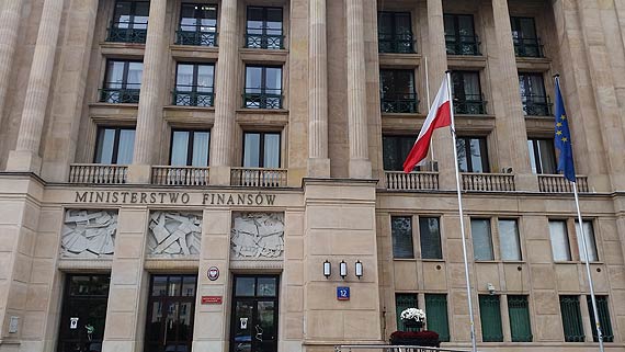 Z ostatniej chwili: Beata Kiryluk wraca z Warszawy z walizk pen pienidzy!