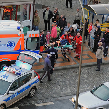 Tragedia w winoujciu. 41-letni mczyzna zabi czowieka i rani noem mod dziewczyn