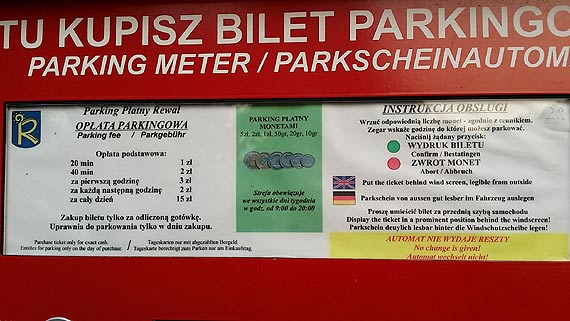 Stranik o niedziaajcych parkomatach z Pobierowa