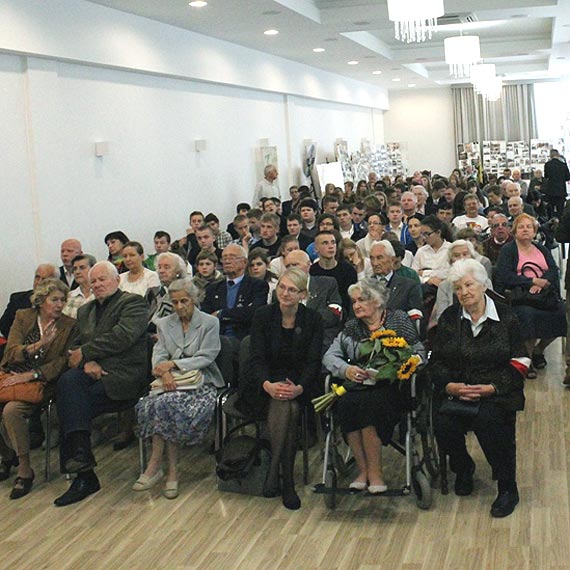  Uroczysto przekazania sztandaru onierzy Kresowych AK