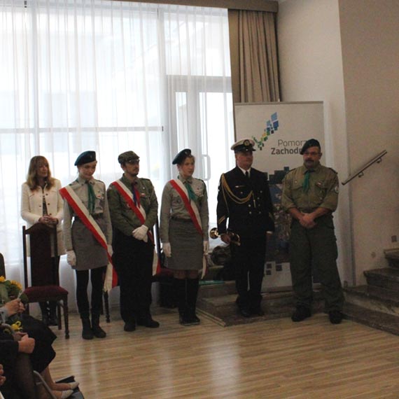  Uroczysto przekazania sztandaru onierzy Kresowych AK