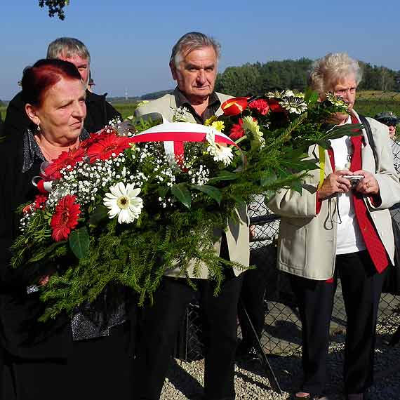 Ks. Praat Jan Uberman powici lapidarium na cmentarzu w Mierzcinie