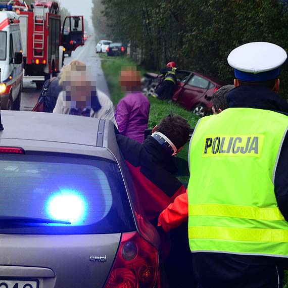 Wypadek na ulicy Woliskiej w unowie. 29- letnia kobieta w ciy trafia do szpitala.