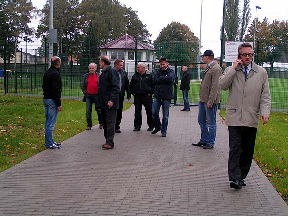 Czekamy na pierwsze wejcie pikarzy na now pyt boiska