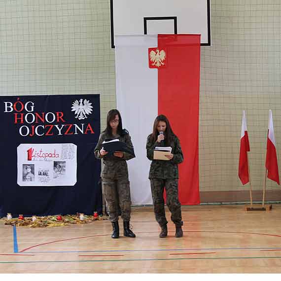 Uroczysty apel z okazji Święta Odzyskania Niepodległości w ZSP Wolin