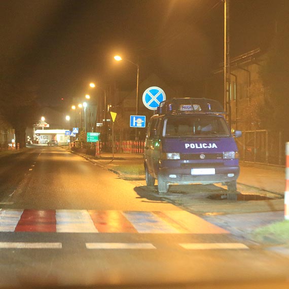 Drzwi otworzyli omem. Trjka zodziejaszkw ju w rkach policji