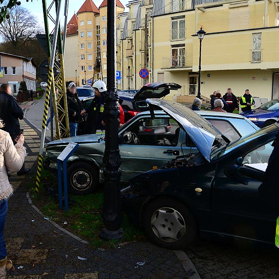 Kolejna kolizja na skrzyowaniu ul. 1000-lecia Pastwa Polskiego z ul. Ludow