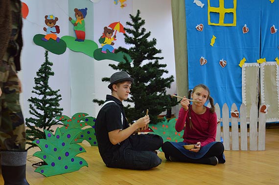 Gimnazjaliści przedszkolakom