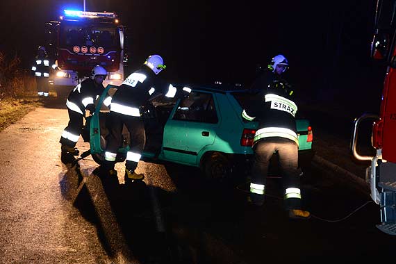 Uwaga! Szklanka na drodze. Cud, e kierowca nie zamarz