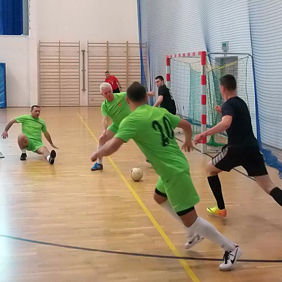 Young Boys wygrywaj IV Halowy Turniej Piki Nonej WOP