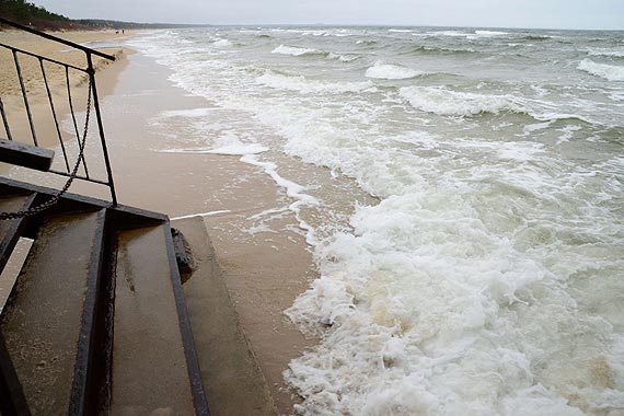 Schodami na plażę, choć nie zawsze