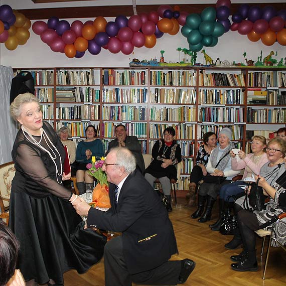 Anna Seniuk w międzyzdrojskiej bibliotece