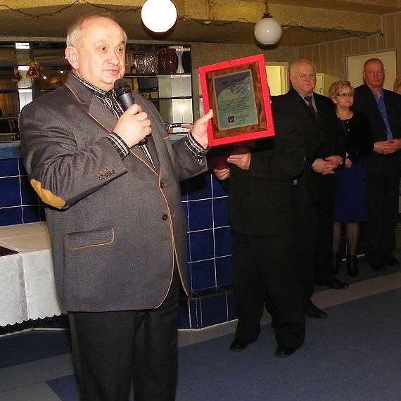 Na 50-lecie LKS „Znicz” Wysoka Kamieńska puchar od władz Zachodniopomorskiego Zrzeszenia LZS