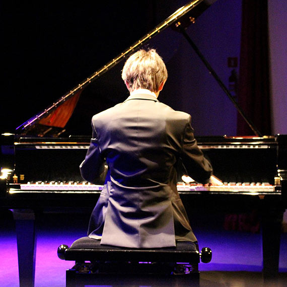 Koncert Patryka Kusiaka w Międzynarodowym Domu Kultury w Międzyzdrojach
