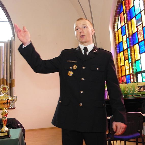 Może i oni zostaną w przyszłości strażakami?