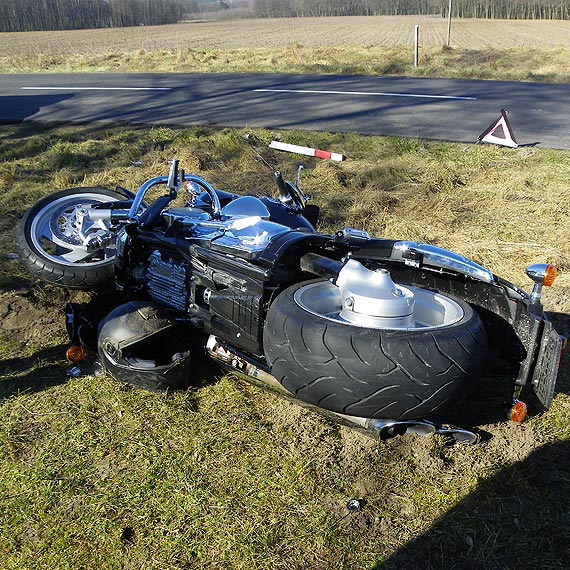 Zderzenie motocykla z osobówką na szczęście bez ofiar w ludziach