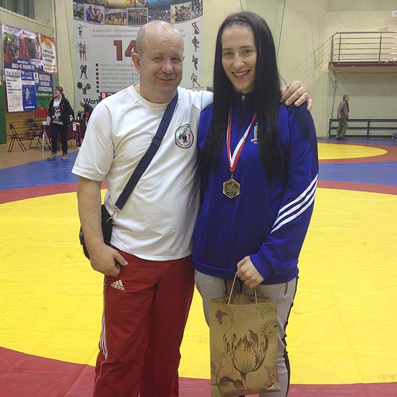 Aleksandra Kotlewska brzow medalistk Mistrzostw Polski Juniorek w zapasach 