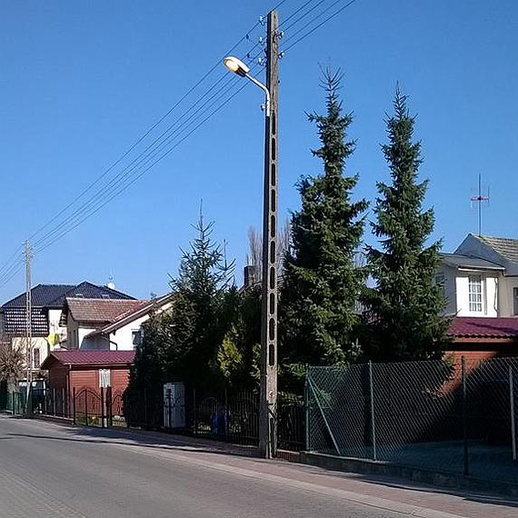 W Midzywodziu od kilku dni non stop wiec si latarnie uliczne 