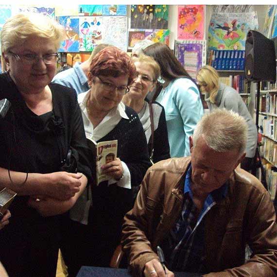 UTW na spotkaniu z Bronisawem Cielakiem w Bibliotece w Midzyzdrojach