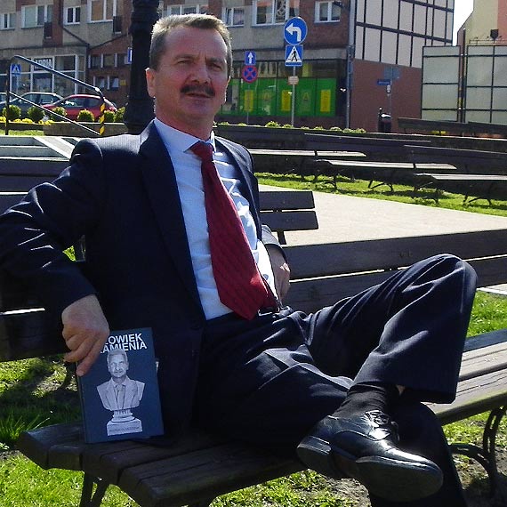 Czowiek z kamienia czy z Kamienia (Pomorskiego)?