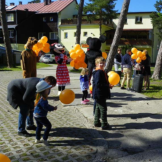 W Dziwnwku dzieci uczyy si czarowa (sic)