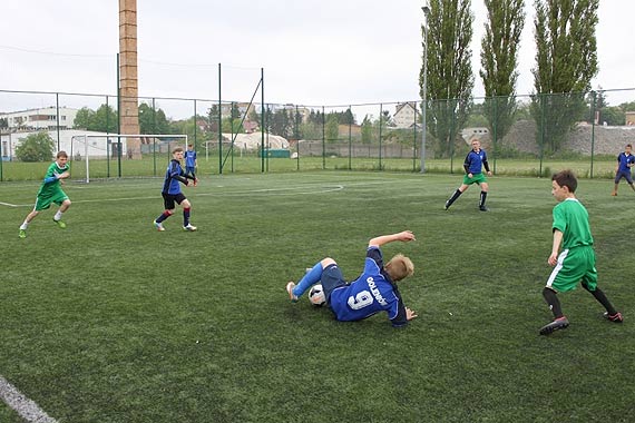 Sze reprezentacji Szk Podstawowych rywalizowao w Mistrzostwach Regionu "B" w Mini Pice Nonej Chopcw