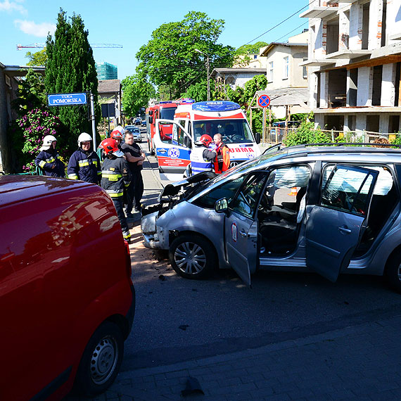 Kraksa na ulicy 1000- lecia Pastwa Polskiego w Midzyzdrojach. Jedna osoba w szpitalu