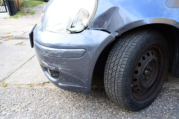 Kraksa na Lenej w Midzyzdrojach. Nie ustpia pierwszestwa przejazdu i uderzya w citroena