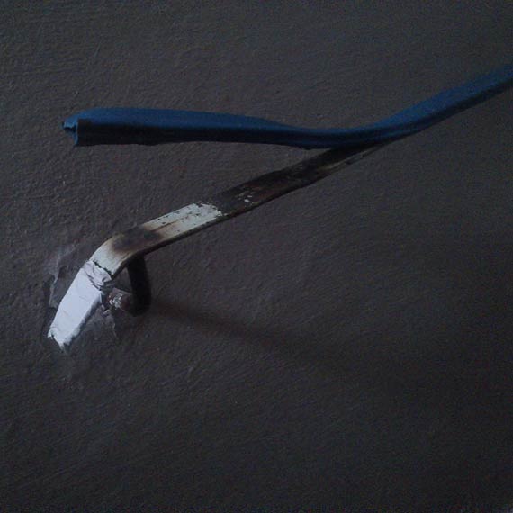 Czytelnik: Fachowcy czy partacze? Uszkodzona porcz straszy mieszkacw