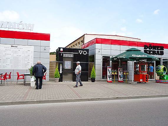 Nowoczesna toaleta publiczna stanęła przy ulicy Mickiewicza w Dziwnowie
