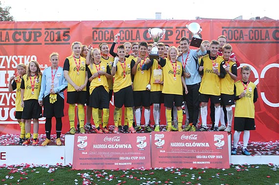 Chłopcy z Legnicy i dziewczęta z Łodzi wygrywają wielki finał Coca-Cola Cup