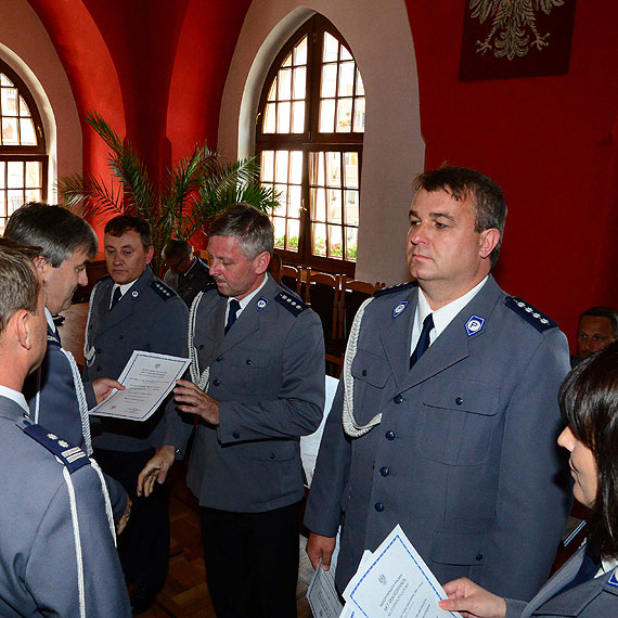 Awanse i wyróżnienia dla kamieńskich policjantów