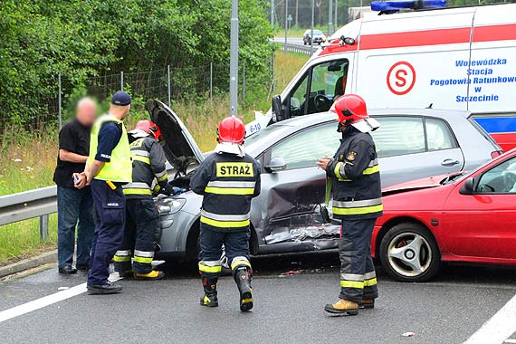 Wypadek na krajowej 3. Kierowca renault jecha pod prd?
