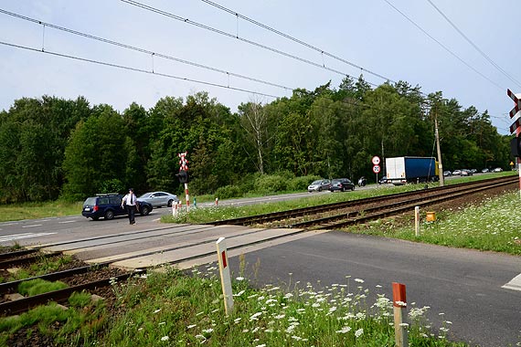 Zniszczone auto, ale kobiety yj!