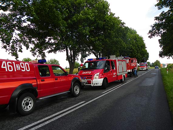O krok od tragedii. Nissan dachował w okolicach Kretlewa