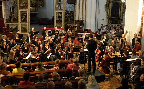 Podwójne bisy na festiwalowym koncercie